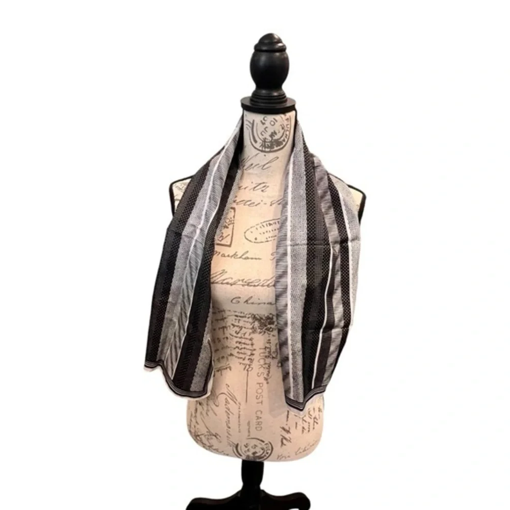 Glentex Rectangle Scarf Shawl Made in Italy Black and White Stripes Geometrical‎